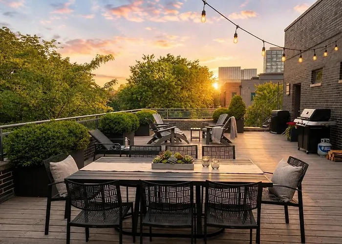 Little Italy 5br With Optional Parking *