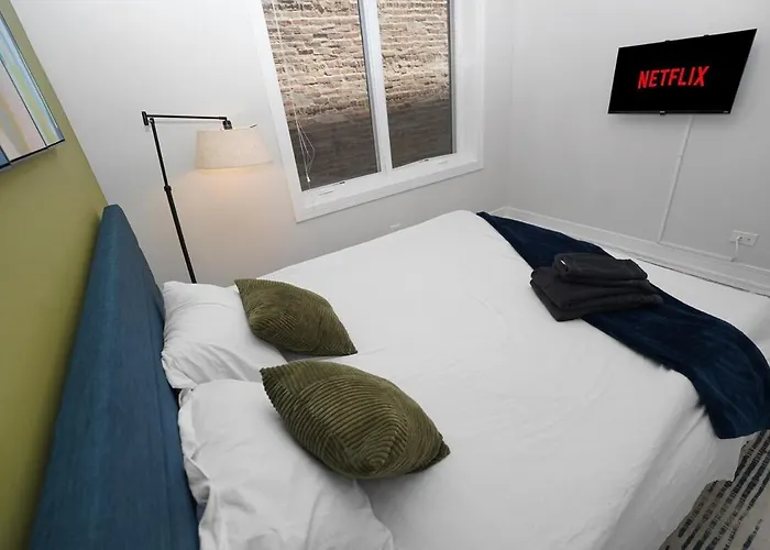 Apartment Little Italy 5br With Optional Parking *