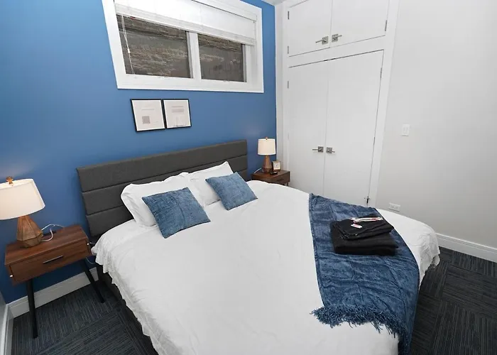 Apartment Little Italy 5br With Optional Parking *
