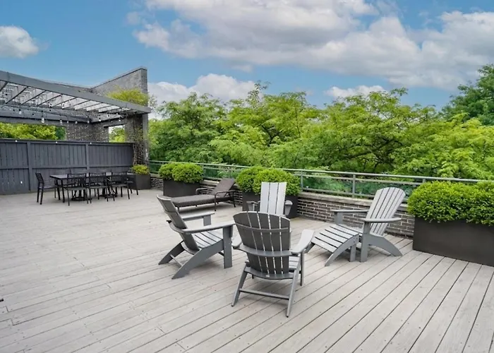 Apartment Little Italy 5br With Optional Parking *