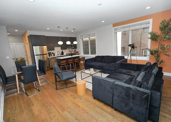 Little Italy 5br With Optional Parking Apartment Chicago