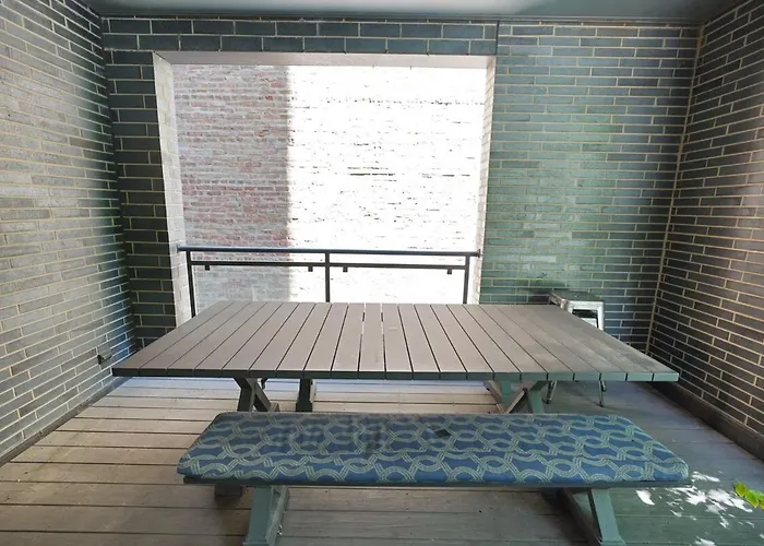 Apartment Little Italy 5br With Optional Parking *