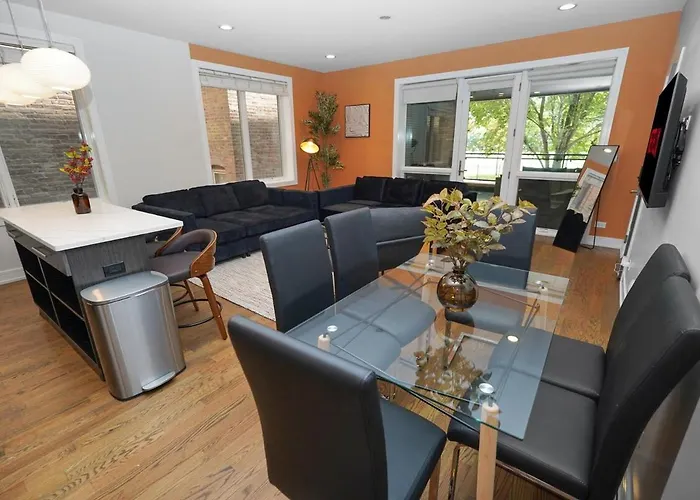 Little Italy 5br With Optional Parking Apartment *