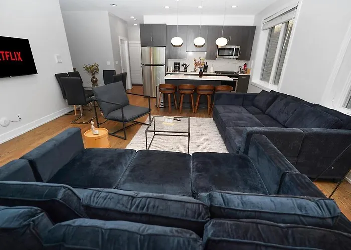 Little Italy 5br With Optional Parking *