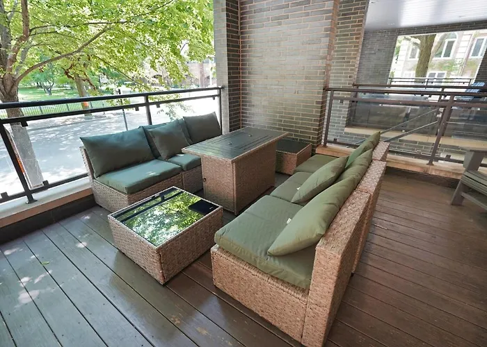 Little Italy 5br With Optional Parking Apartment Chicago