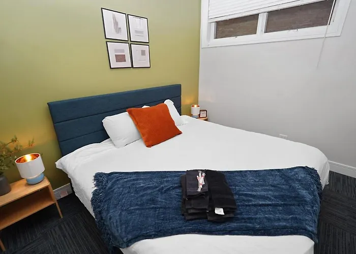 Apartment Little Italy 5br With Optional Parking
